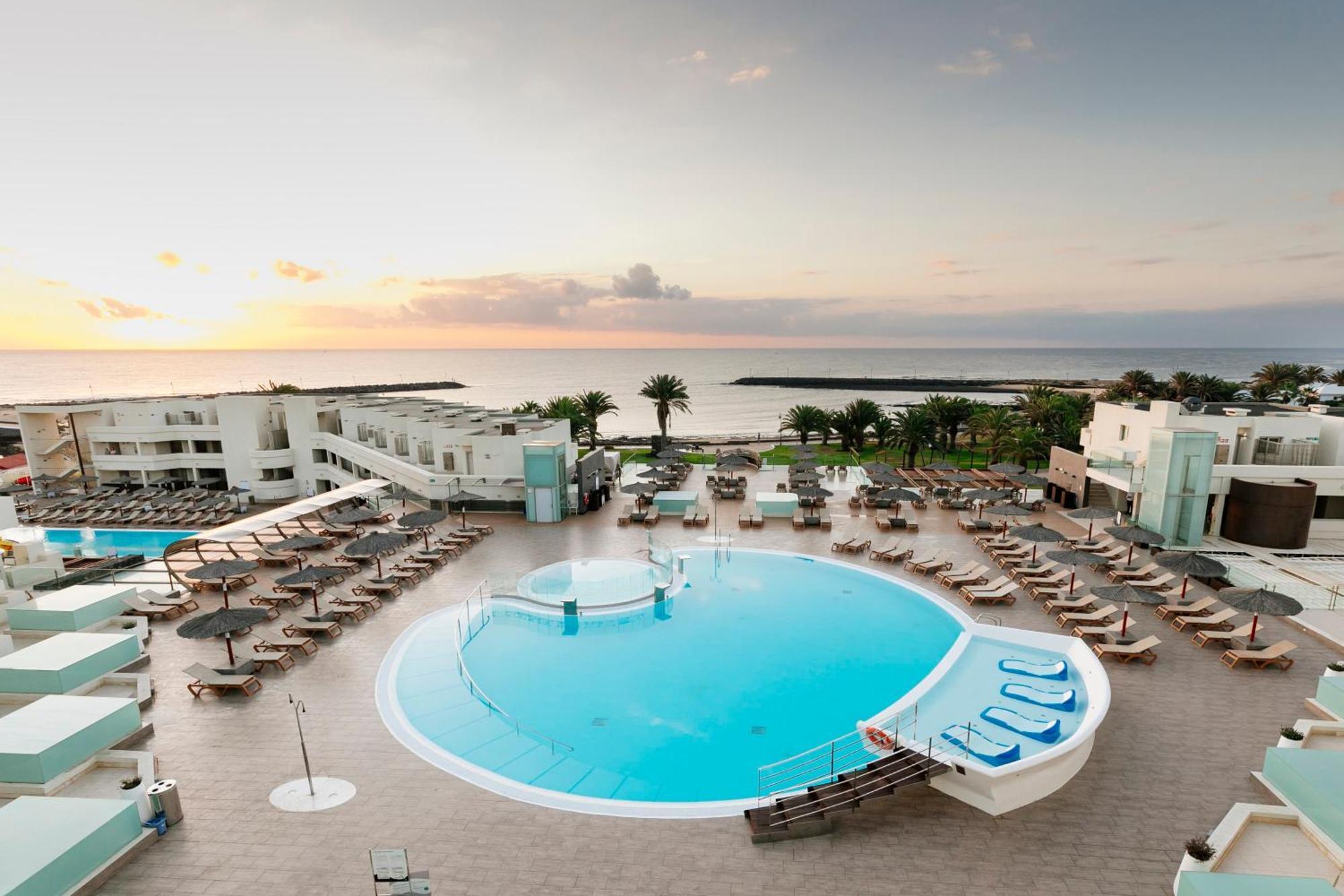 קוסטה טגוויסה Hd Beach Resort מראה חיצוני תמונה