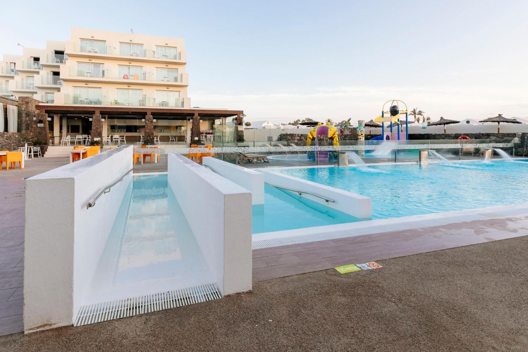 קוסטה טגוויסה Hd Beach Resort מראה חיצוני תמונה